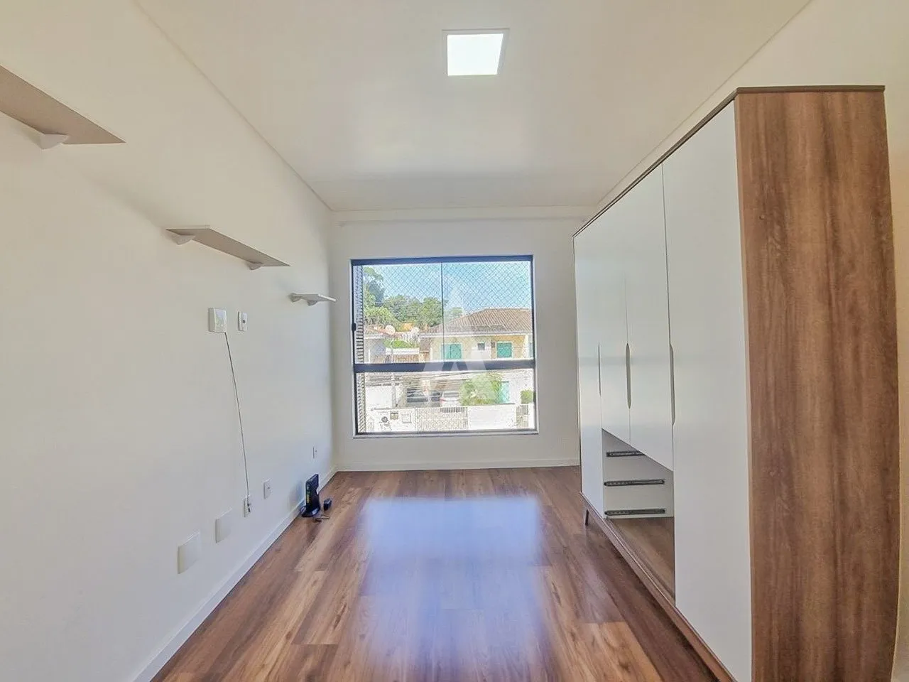Sobrado Geminado com 2 suíte(s) à venda no bairro Costa E Silva em Joinville, por R$ 550.000.00. — foto 6