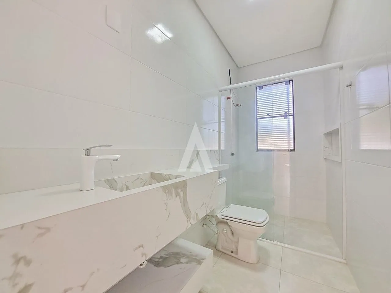 Sobrado Geminado com 2 suíte(s) à venda no bairro Costa E Silva em Joinville, por R$ 550.000.00. — foto 5