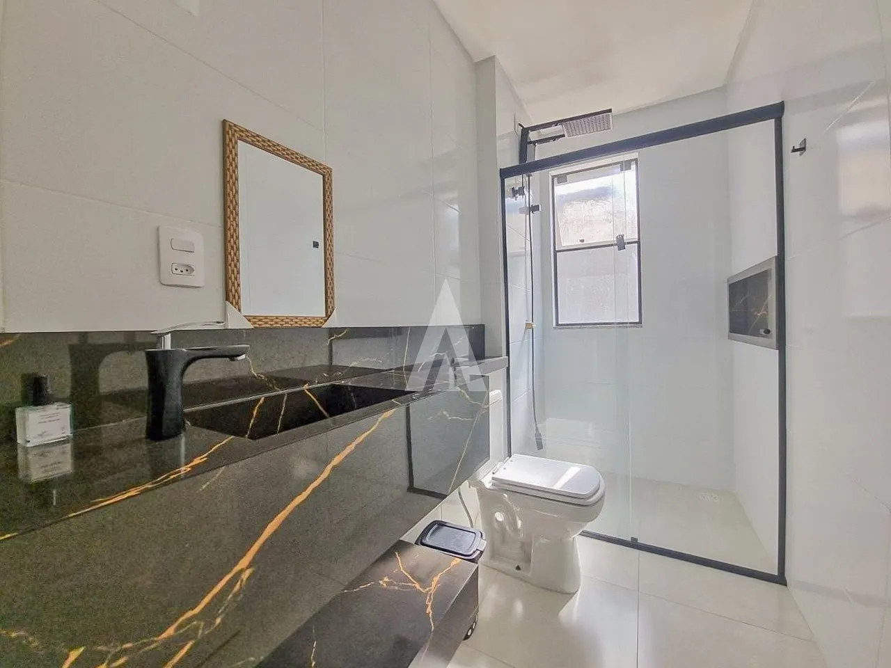 Sobrado Geminado com 2 suíte(s) à venda no bairro Costa E Silva em Joinville, por R$ 550.000.00. — foto 3
