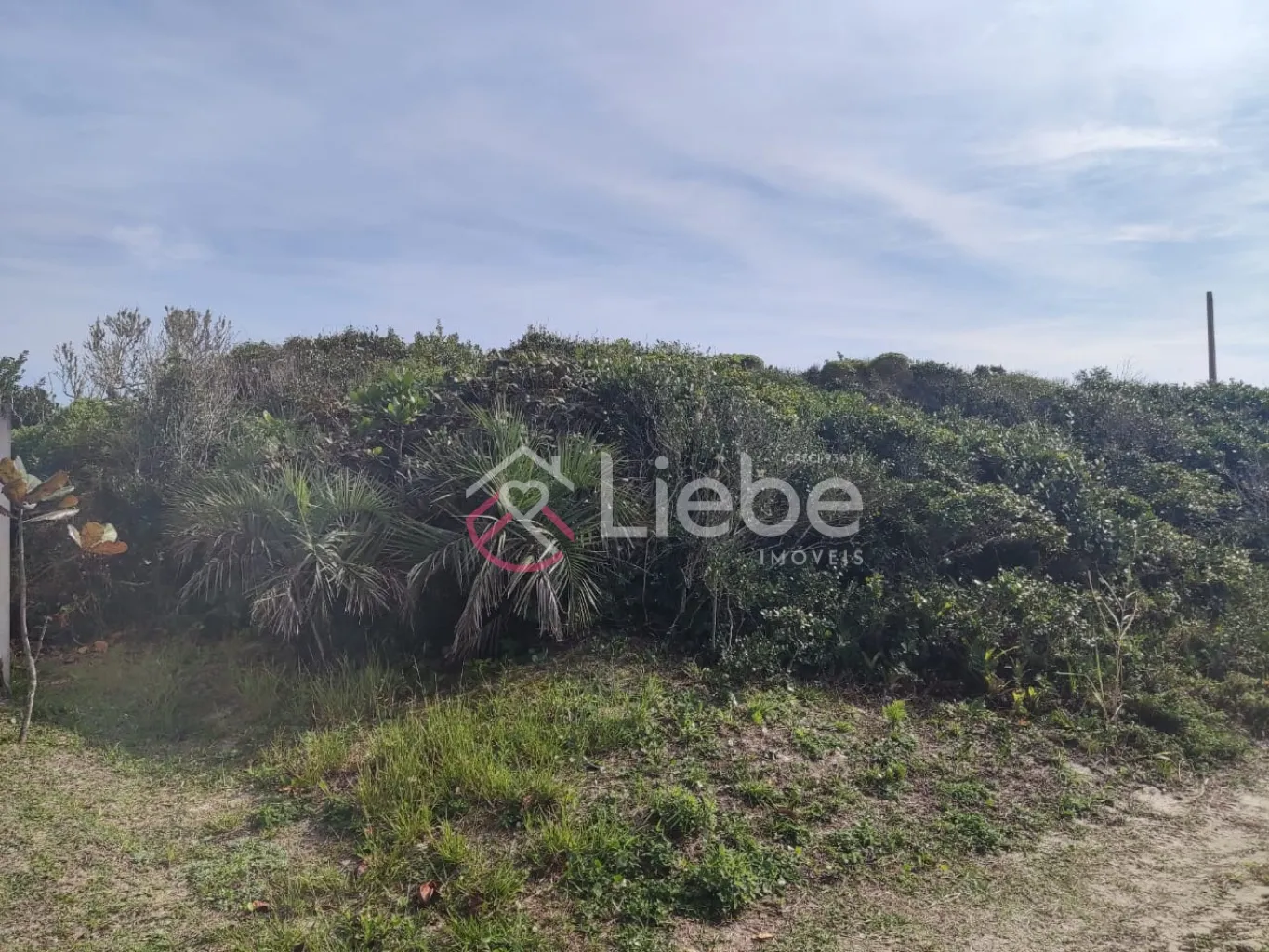Excelente oportunidade de terreno na Praia do Ervino na cidade de São Francisco do Sul com 375,00m, fazendo frente em 12,50 metros. — foto 4