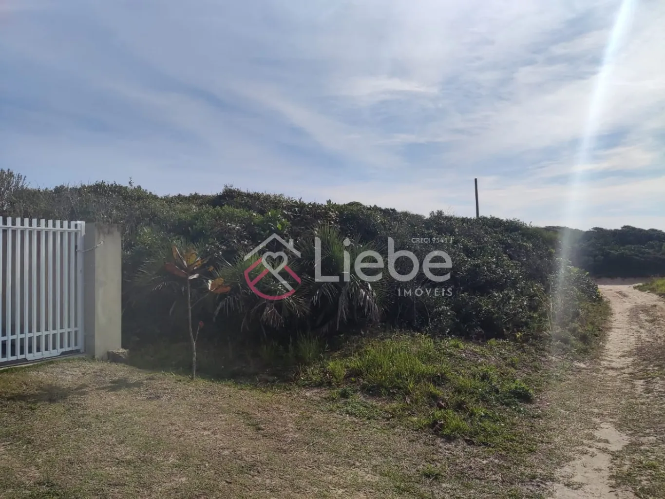 Excelente oportunidade de terreno na Praia do Ervino na cidade de São Francisco do Sul com 375,00m, fazendo frente em 12,50 metros. — foto 5