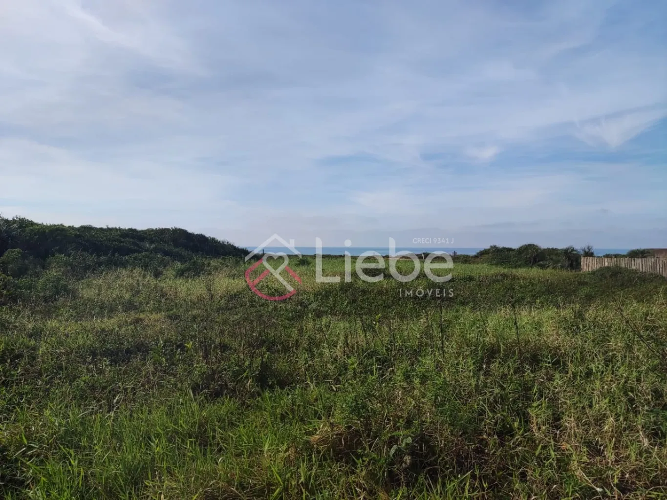 Excelente oportunidade de terreno na Praia do Ervino na cidade de São Francisco do Sul com 375,00m, fazendo frente em 12,50 metros. — foto 7