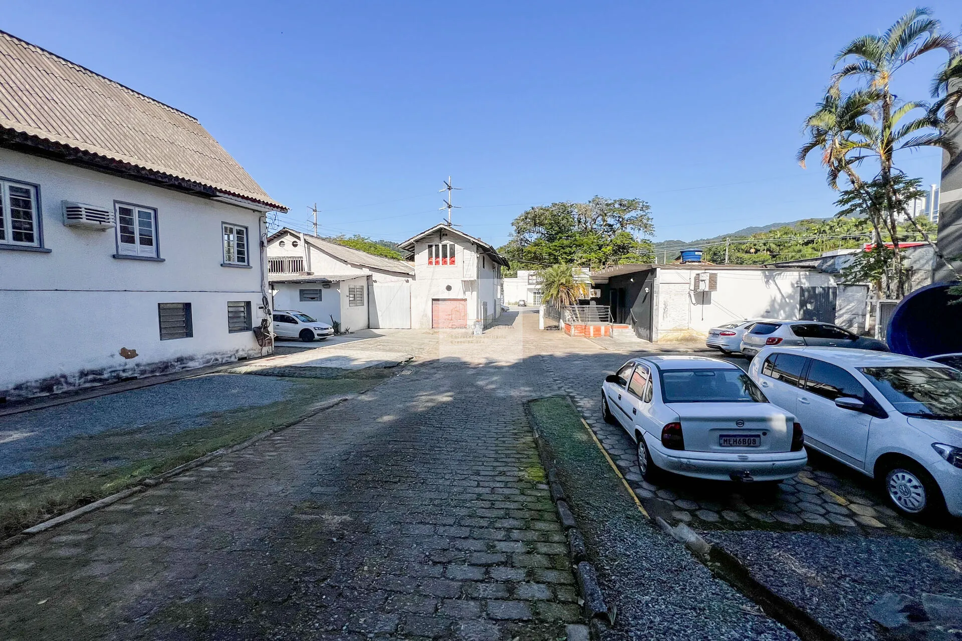 Terreno plano com 4,872 m2 a 5 minutos da vila germânica . — foto 3