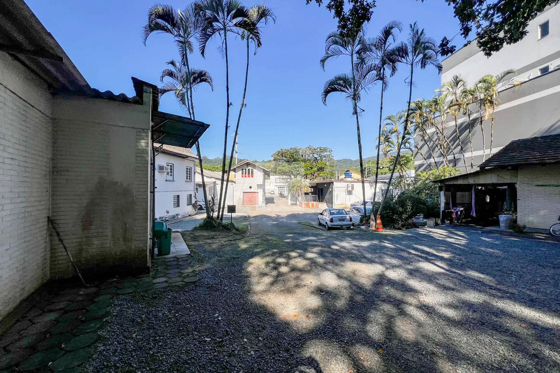 Terreno plano com 4,872 m2 a 5 minutos da vila germânica . — foto 4