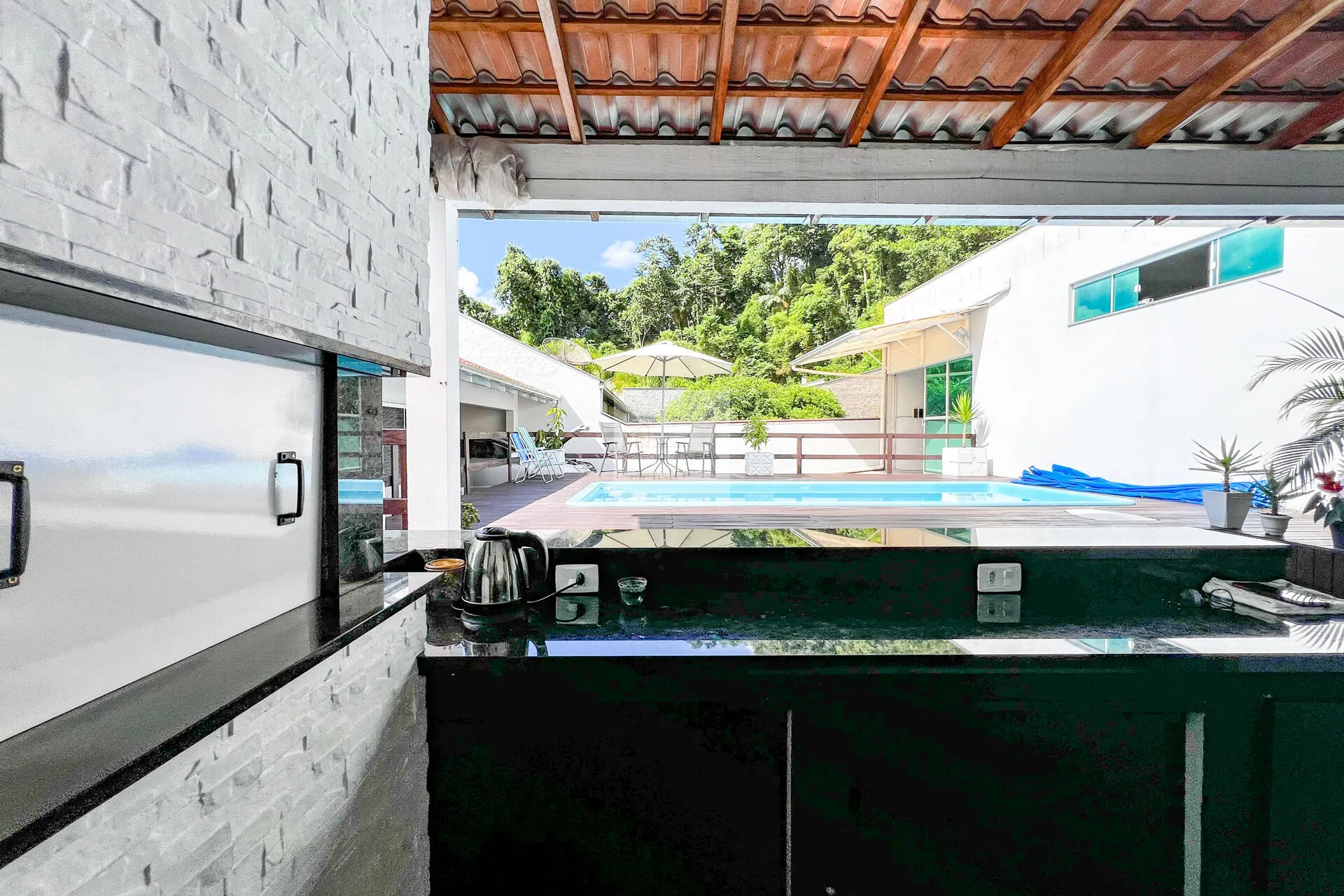 Casa de Alvenaria com Galpão de 120 m2 — foto 2