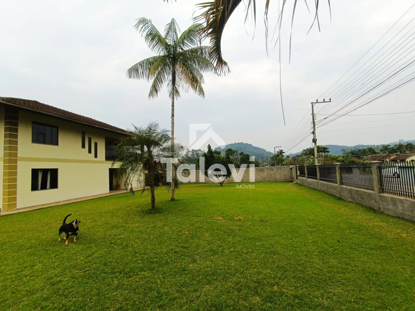 CASA MOBILIADA COM PISCINA EM BAIRRO CHARMOSO DE POMERODE - foto 1