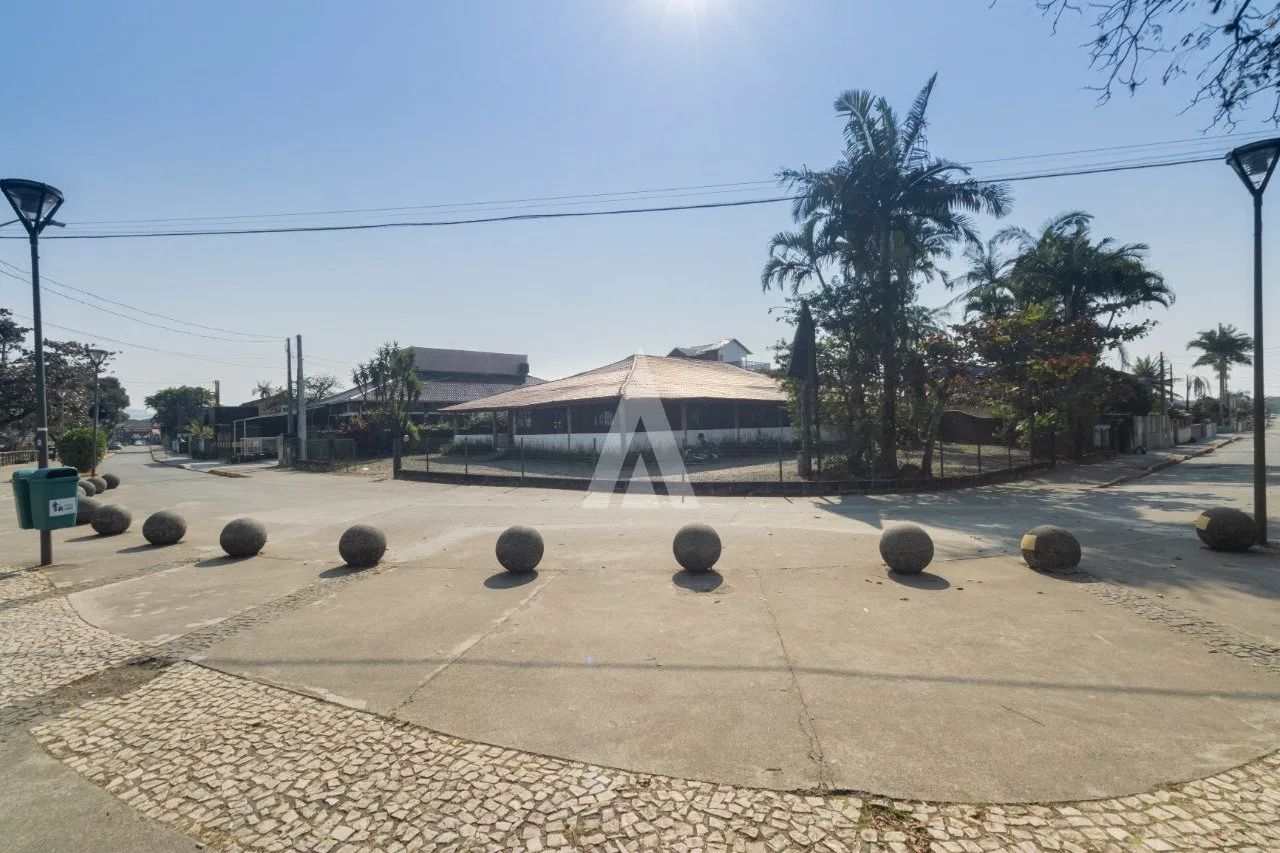 Casa Comercial à venda no bairro Espinheiros em Joinville, por R$ 2.300.000.00. - foto 1