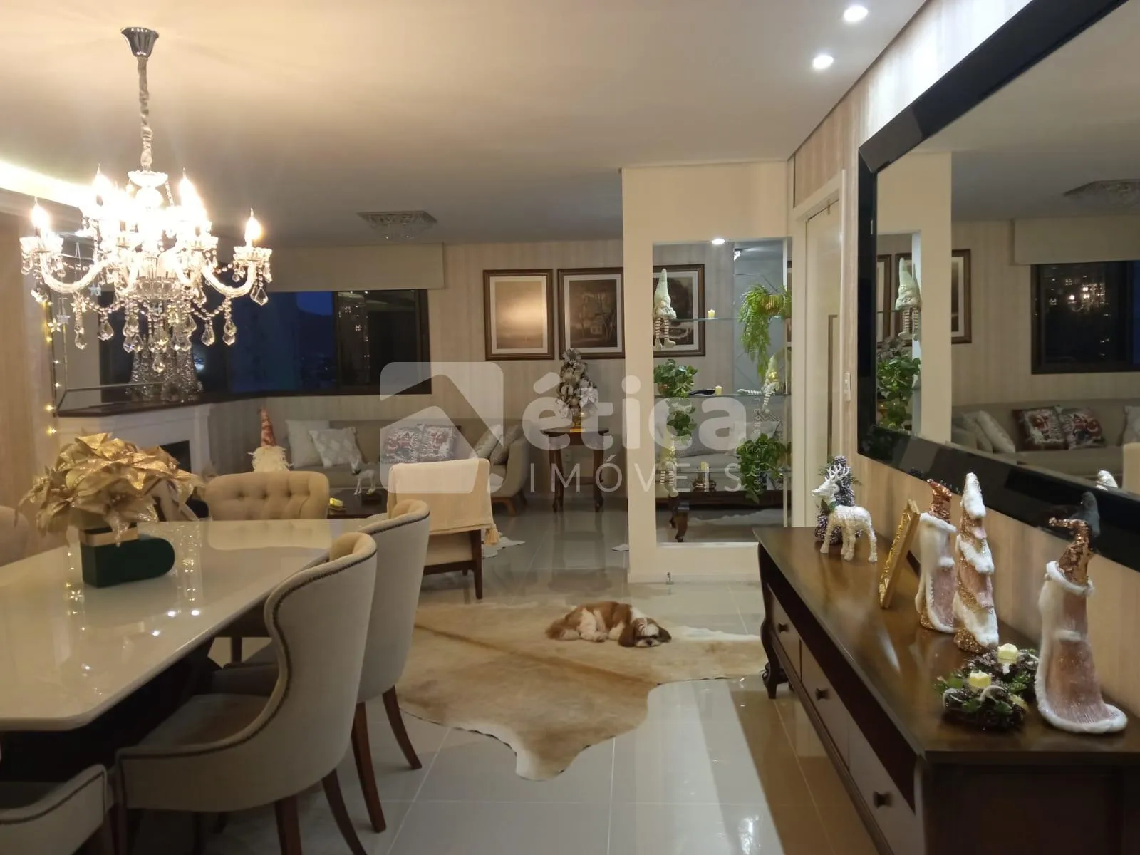 Oportunidade Única Apartamento de 2 Suítes e 2 Semi-Suítes no Centro de Itajaí - foto 1