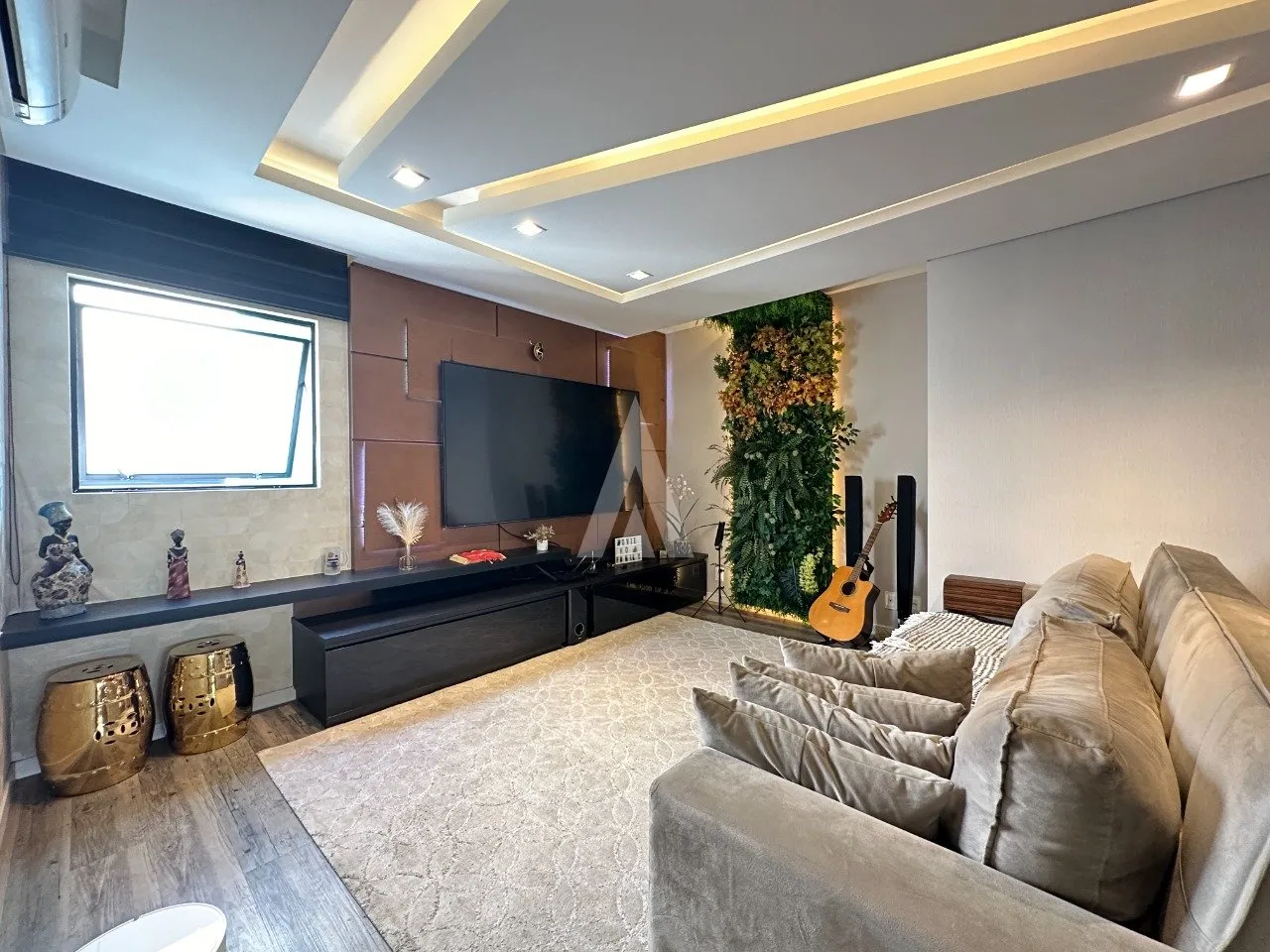 Cobertura com 2 suíte(s) mais 1 quarto(s) à venda no bairro BOM RETIRO em JOINVILLE, por R$ 1.690.000.00. - foto 1