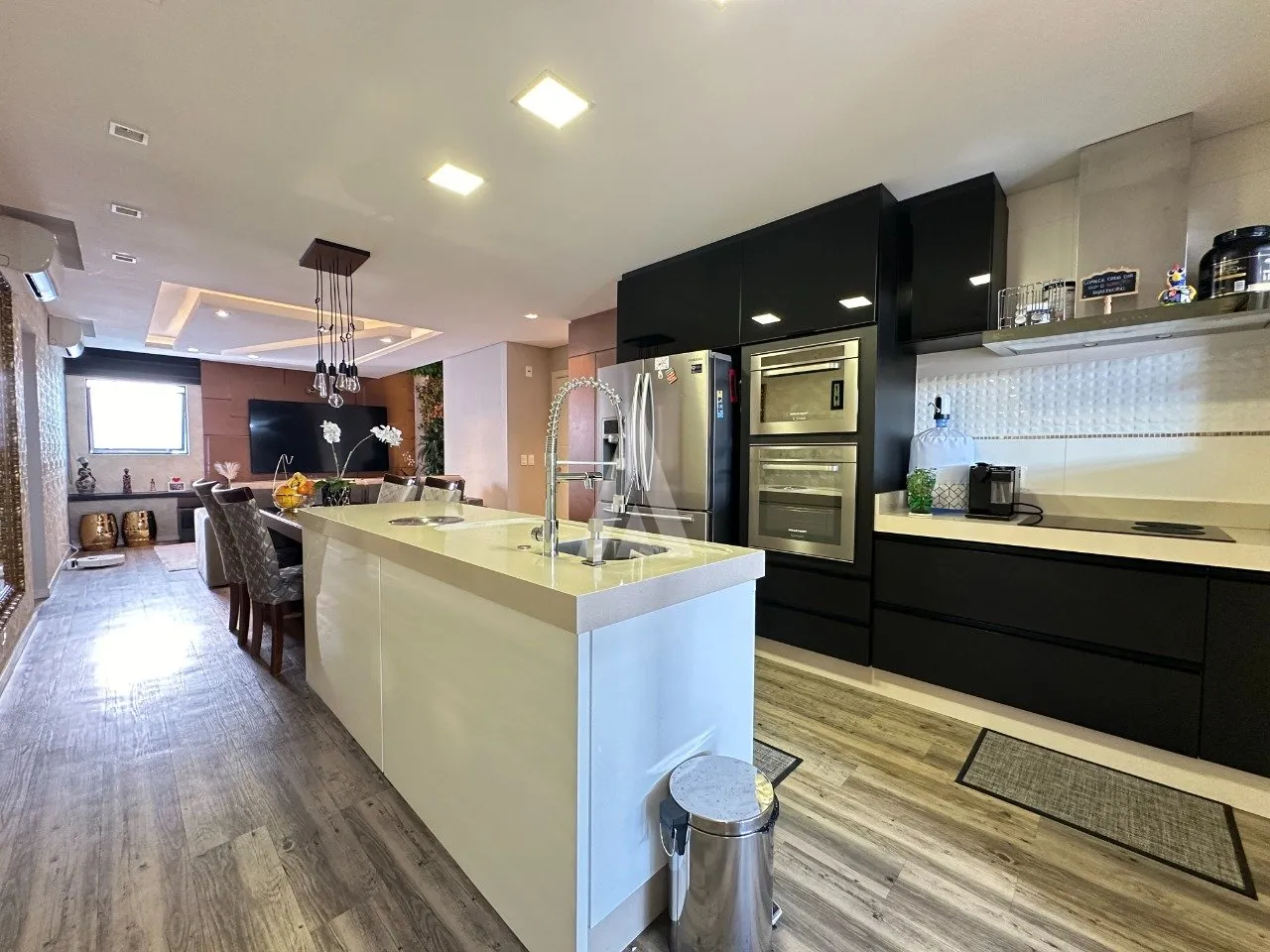 Cobertura com 2 suíte(s) mais 1 quarto(s) à venda no bairro BOM RETIRO em JOINVILLE, por R$ 1.690.000.00. — foto 3