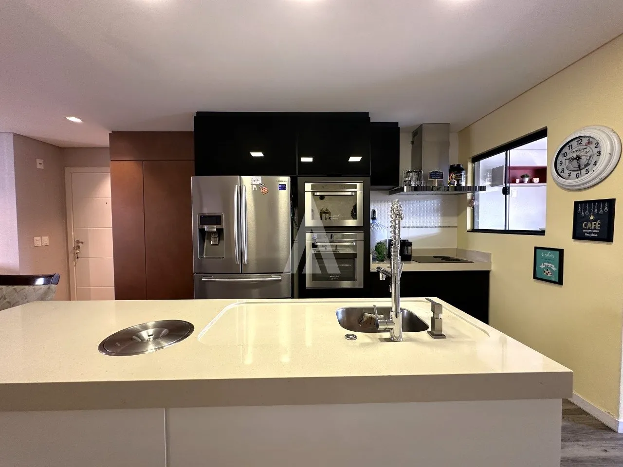 Cobertura com 2 suíte(s) mais 1 quarto(s) à venda no bairro BOM RETIRO em JOINVILLE, por R$ 1.690.000.00. — foto 4