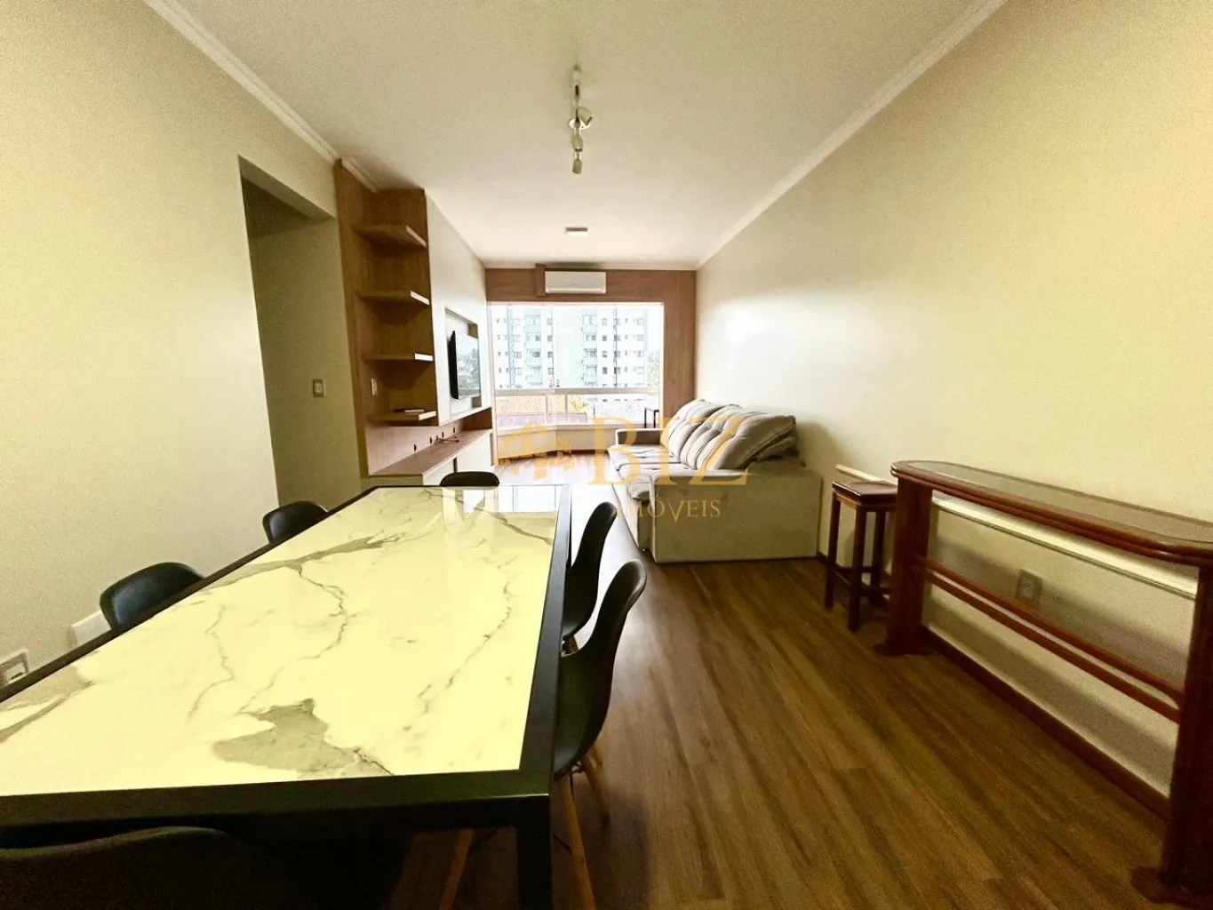 Amplo apartamento mobiliado com 81m de área privativa, em condomínio com piscina, no Bairro Fortaleza! — foto 3