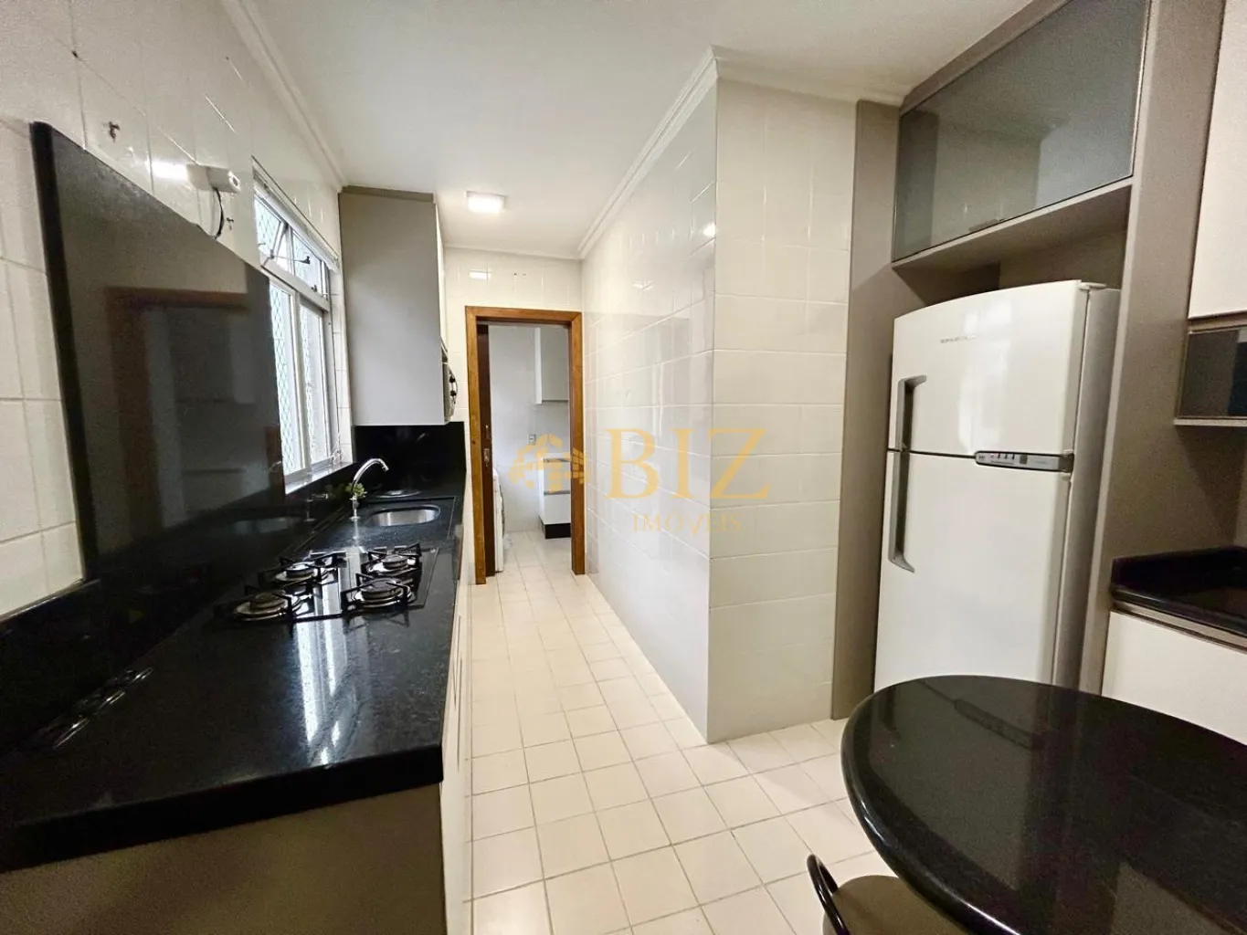 Amplo apartamento mobiliado com 81m de área privativa, em condomínio com piscina, no Bairro Fortaleza! — foto 6