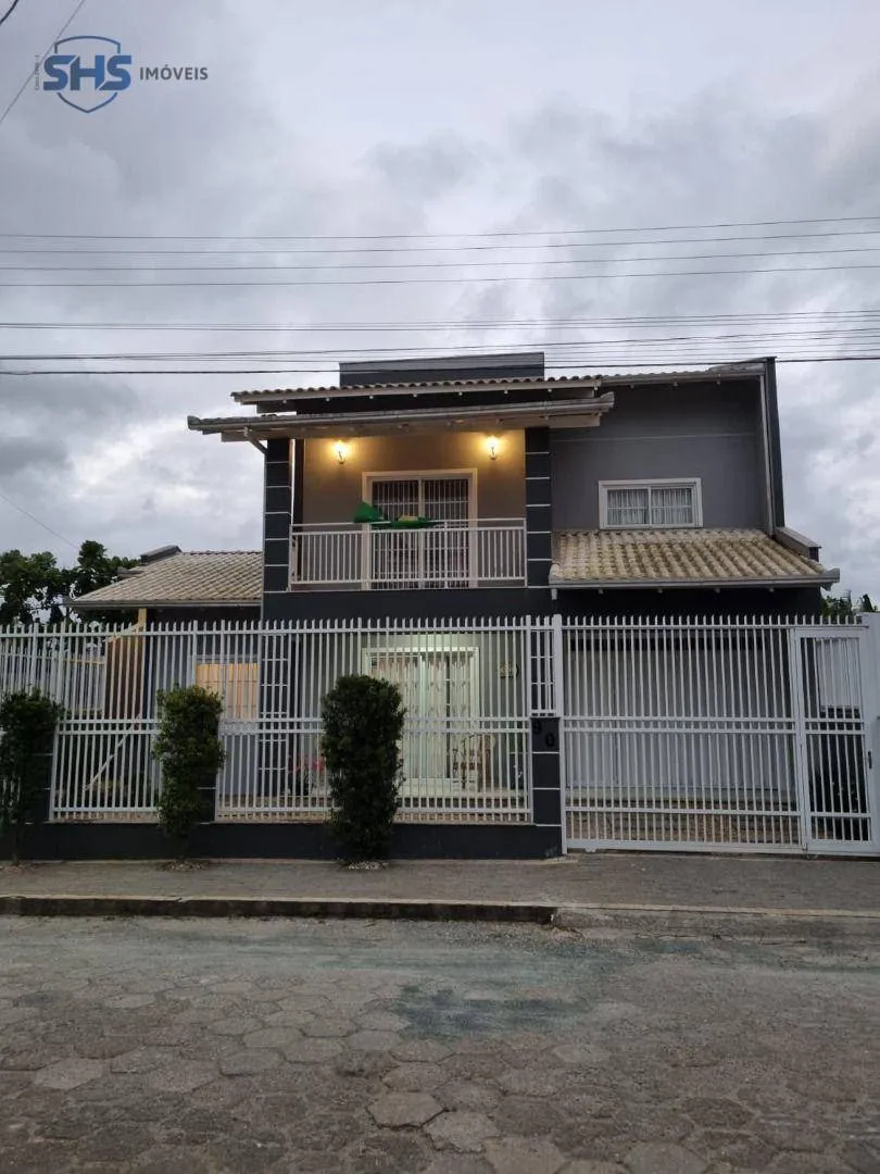 Casa com 3 dormitórios à venda, 200 m por R$ 1.690.000,00 - Itacolomi - Balneário Piçarras/SC - foto 1