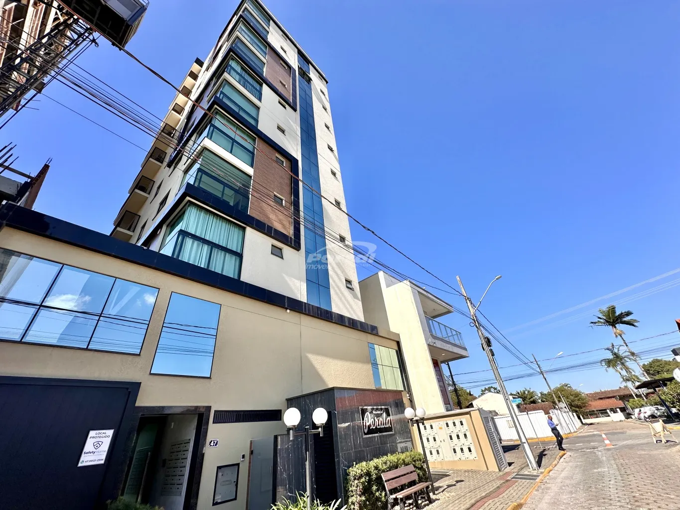 Apartamento mobiliado, com 2 suíte no centro de Balneário Piçarras/SC (Cód. 19551) - foto 1