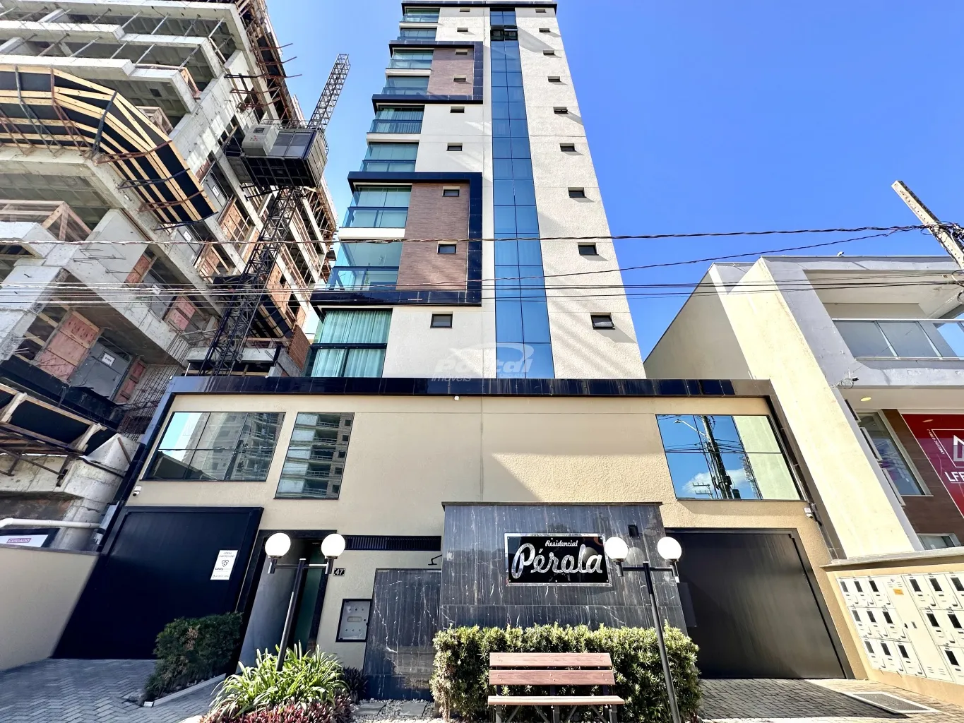Apartamento mobiliado, com 2 suíte no centro de Balneário Piçarras/SC (Cód. 19551) — foto 3
