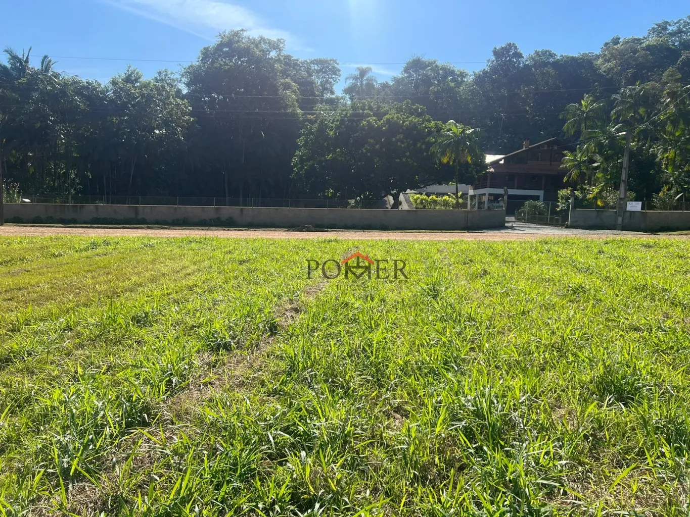 Lindo terreno, localizado no bairro Testo Rega, e com uma excelente frente de 20,00m. — foto 3