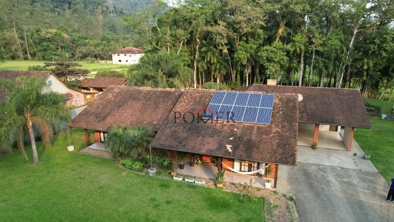 Belíssimo Sítio, com uma linda casa de tijolos a vista, no Bairro Rega, na cidade de Pomerode, edificada num terreno com 25.880,80m. — foto 2