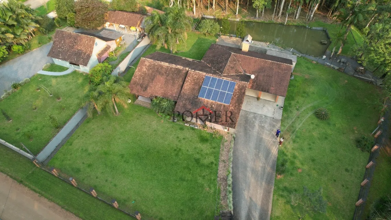 Belíssimo Sítio, com uma linda casa de tijolos a vista, no Bairro Rega, na cidade de Pomerode, edificada num terreno com 25.880,80m. — foto 3