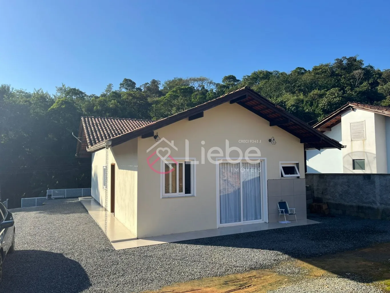 Linda Casa, totalmente mobiliada, no Bairro Testo Central com 102,00m de construção, edificado num terreno com 461,90m — foto 4