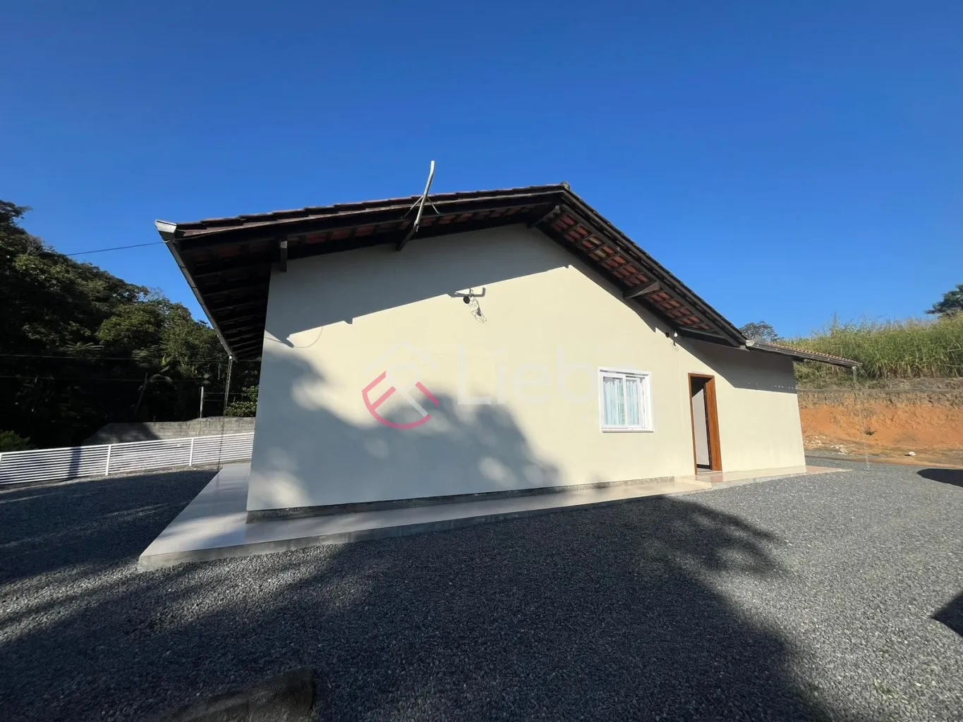 Linda Casa, totalmente mobiliada, no Bairro Testo Central com 102,00m de construção, edificado num terreno com 461,90m — foto 5