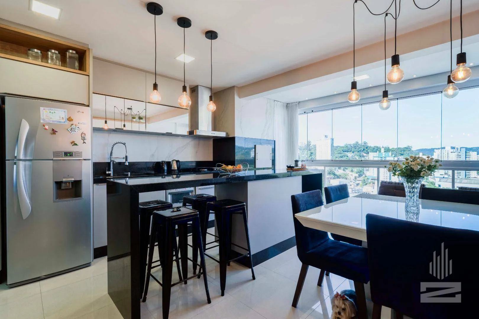 Apartamento à Venda com 3 Dormitórios - foto 1