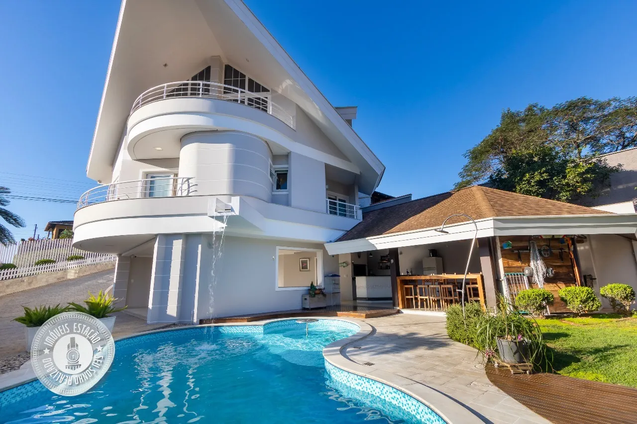 Casa · à venda · 3 quartos · 313m² · Velha Central, Blumenau