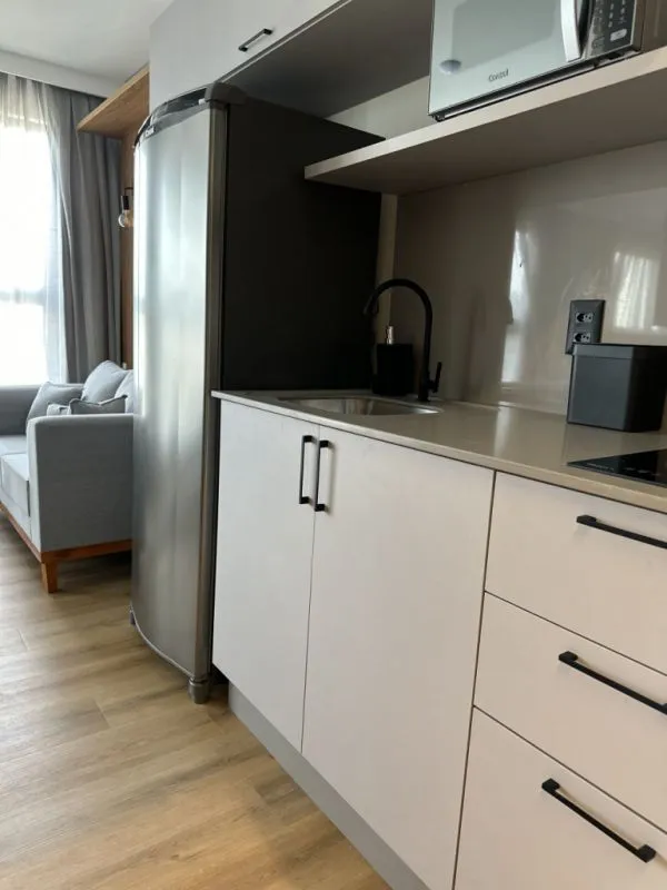 Venha investir em um loft novo, mobiliado e decorado, pronto para você faturar na locação mensal ou diária, prédio na melhor região de Blumenau, no edifício mais moderno e conectado. — foto 3