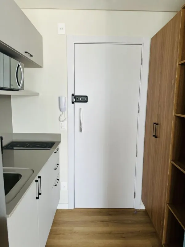 Venha investir em um loft novo, mobiliado e decorado, pronto para você faturar na locação mensal ou diária, prédio na melhor região de Blumenau, no edifício mais moderno e conectado. — foto 4