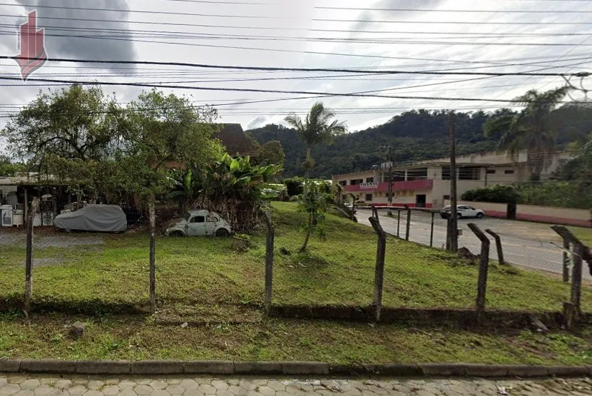 Terreno de esquina no bairro da Velha Central - ZR3/CS2 - foto 1