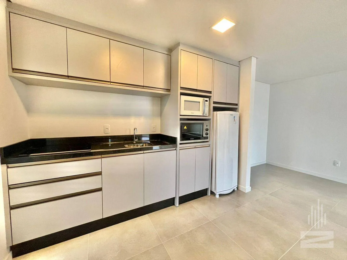 Apartamento com 1 dormitório para alugar, 55 m por R$ 2.300,00/mês - Itoupava Seca - Blumenau/SC - foto 1
