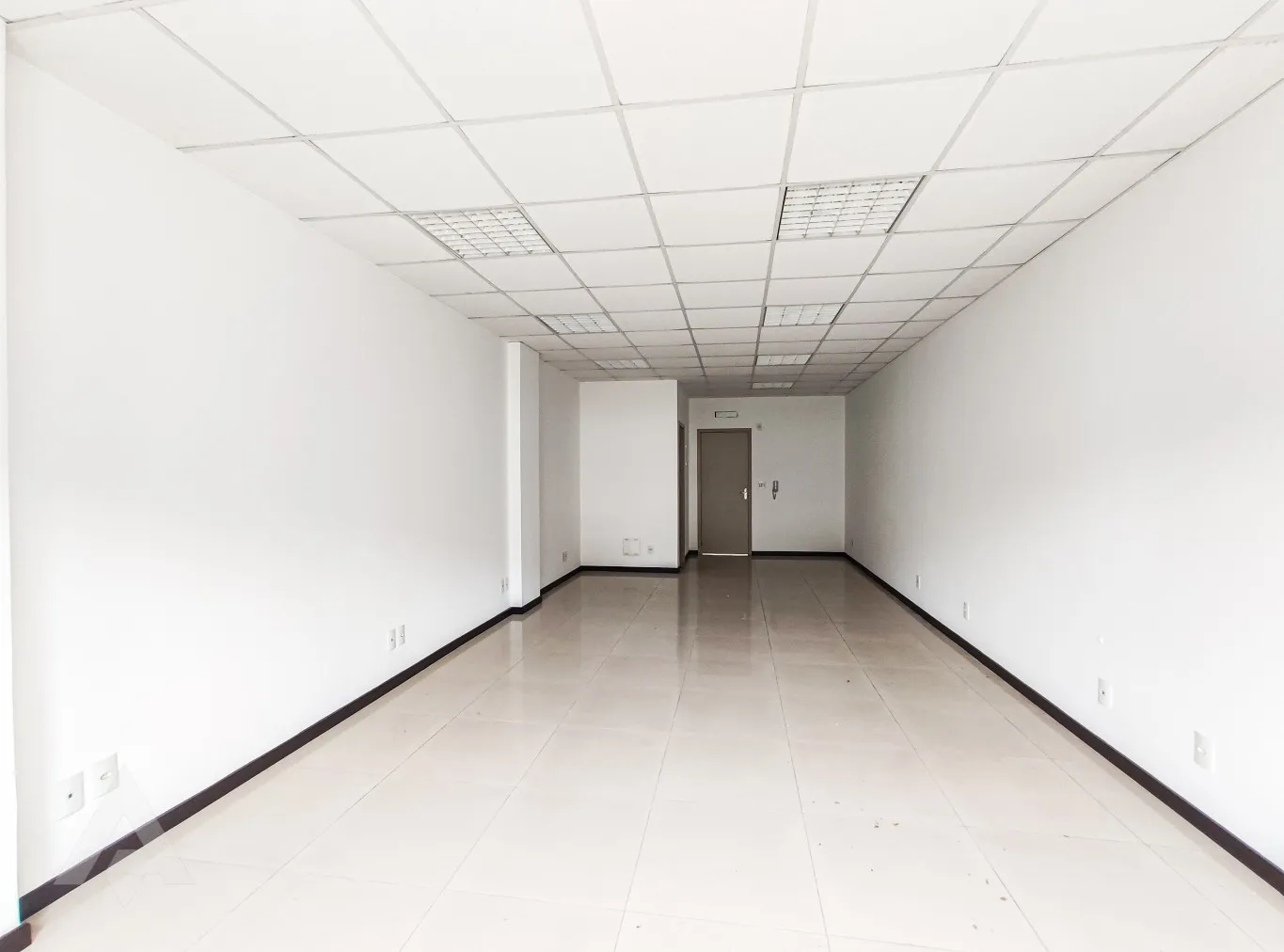 Sala comercial de 44m para locação por R$ 1.300,00 - Bairro Itoupava Norte - Blumenau/SC — foto 4