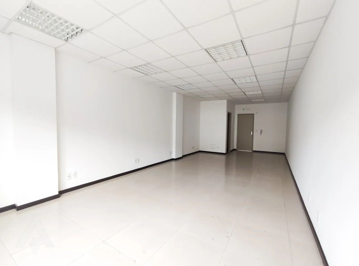 Sala comercial de 44m para locação por R$ 1.300,00 - Bairro Itoupava Norte - Blumenau/SC — foto 3