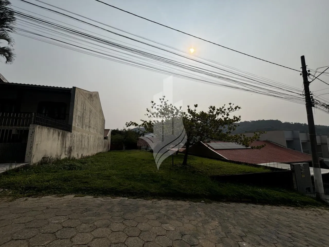 Terreno plano em rua calçada no bairro da Velha — foto 2