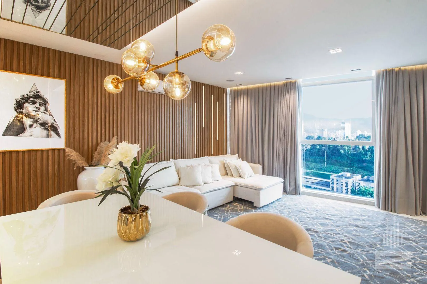 Incrível Apartamento à Venda com 3 Suíte Totalmente Mobiliado e Automatizado no bairro Vila Nova em Blumenau - foto 1
