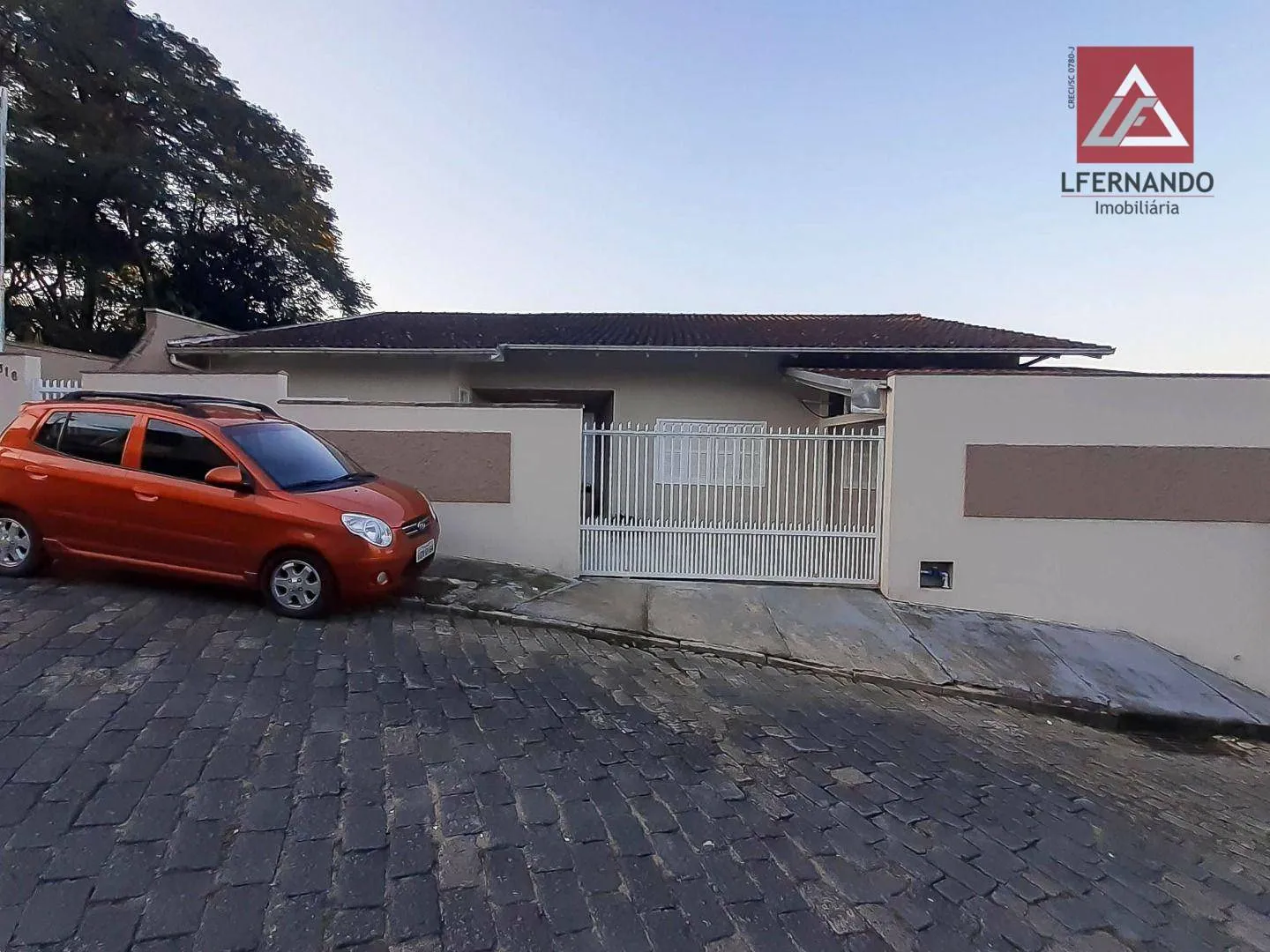 Casa com 3 dormitórios, sendo 1 suíte à venda, 280 m por R$ 800.000 - Boa Vista - Blumenau/SC - foto 1