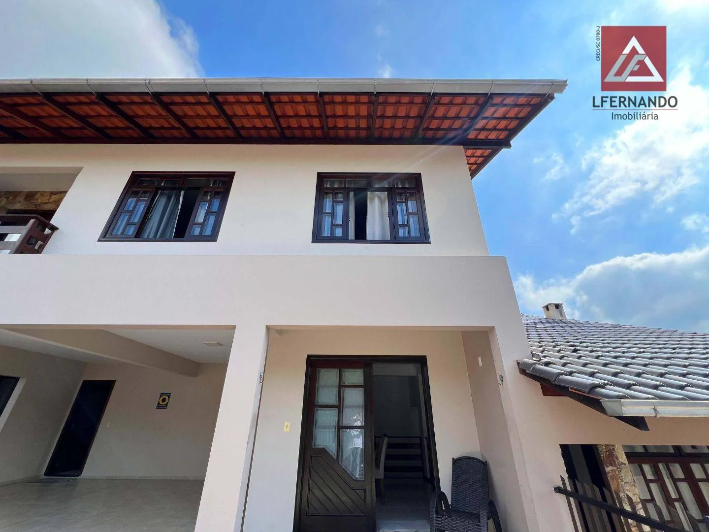 Casa com 3 dormitórios, sendo 1 suíte à venda, 250 m por R$ 1.200.000 - Água Verde - Blumenau/SC — foto 2