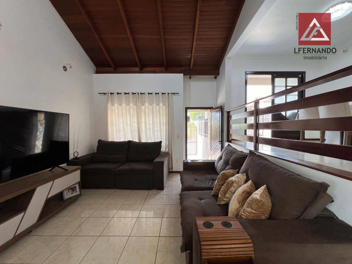Casa com 3 dormitórios, sendo 1 suíte à venda, 250 m por R$ 1.200.000 - Água Verde - Blumenau/SC — foto 6
