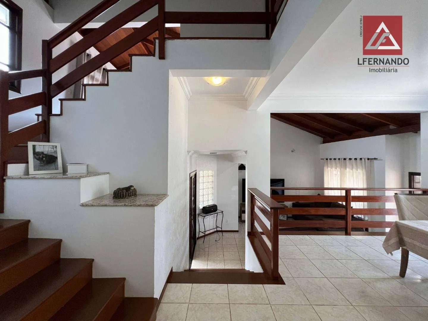 Casa com 3 dormitórios, sendo 1 suíte à venda, 250 m por R$ 1.200.000 - Água Verde - Blumenau/SC — foto 7