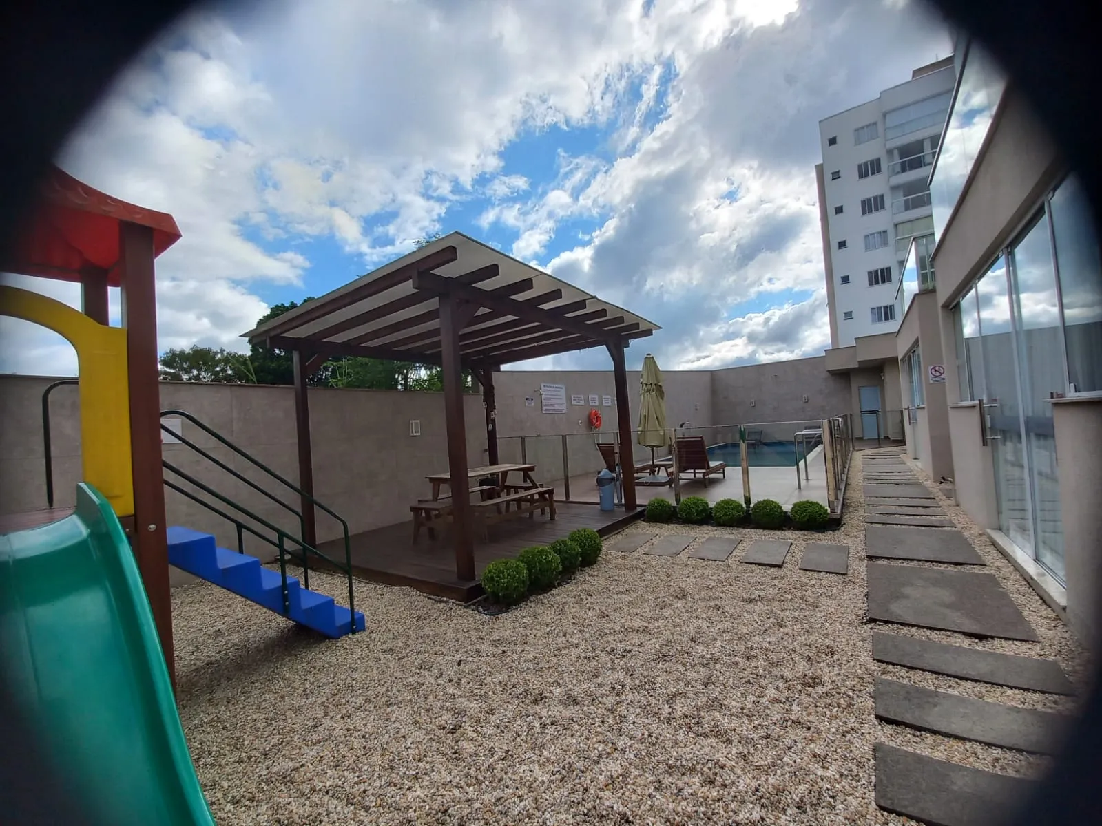 VENDO LINDO APARTAMENTO SEMI MOBILIADO — foto 2