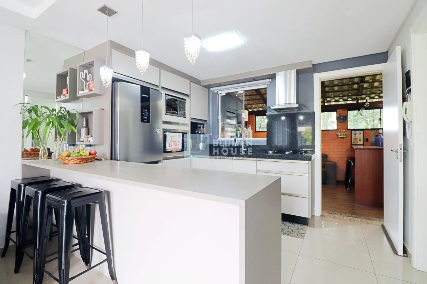 Sobrado em condomínio fechado no bairro Garcia! — foto 3