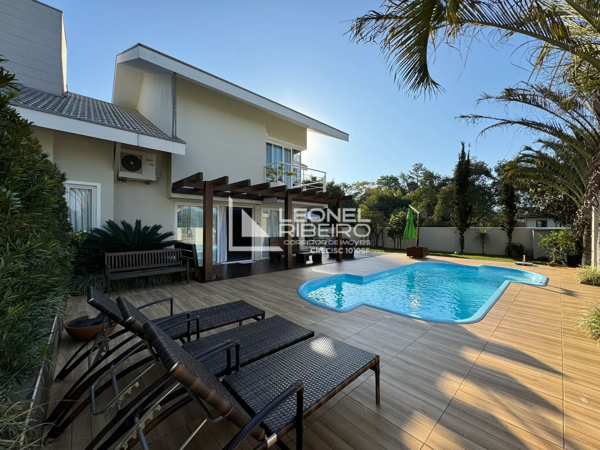 Casa com 3 dormitórios à venda, 289,71 m no bairro Das Capitais em Timbó/SC - foto 1