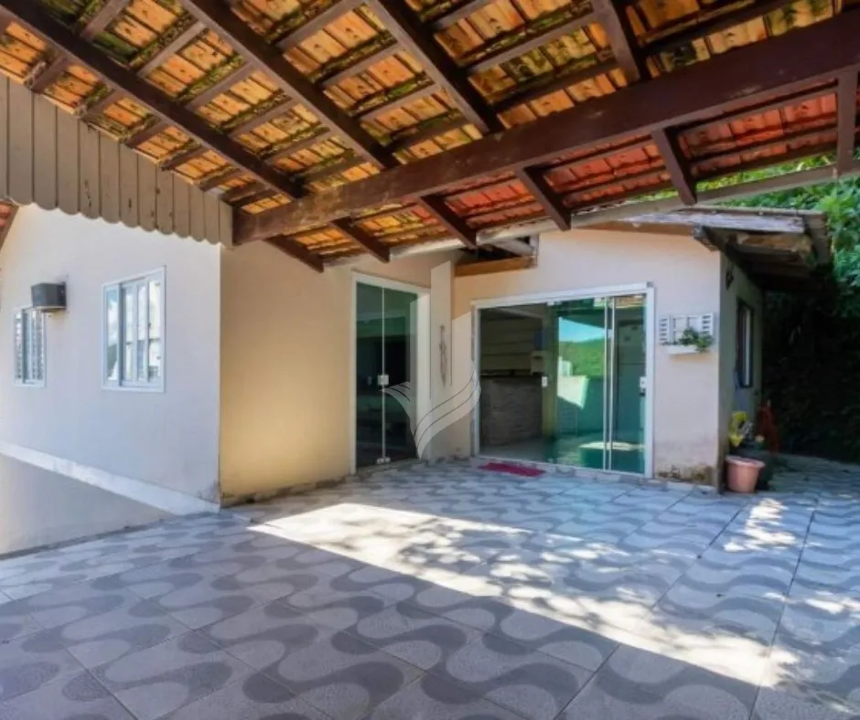 Casa térrea com Piscina no bairro Ponta Aguda — foto 5