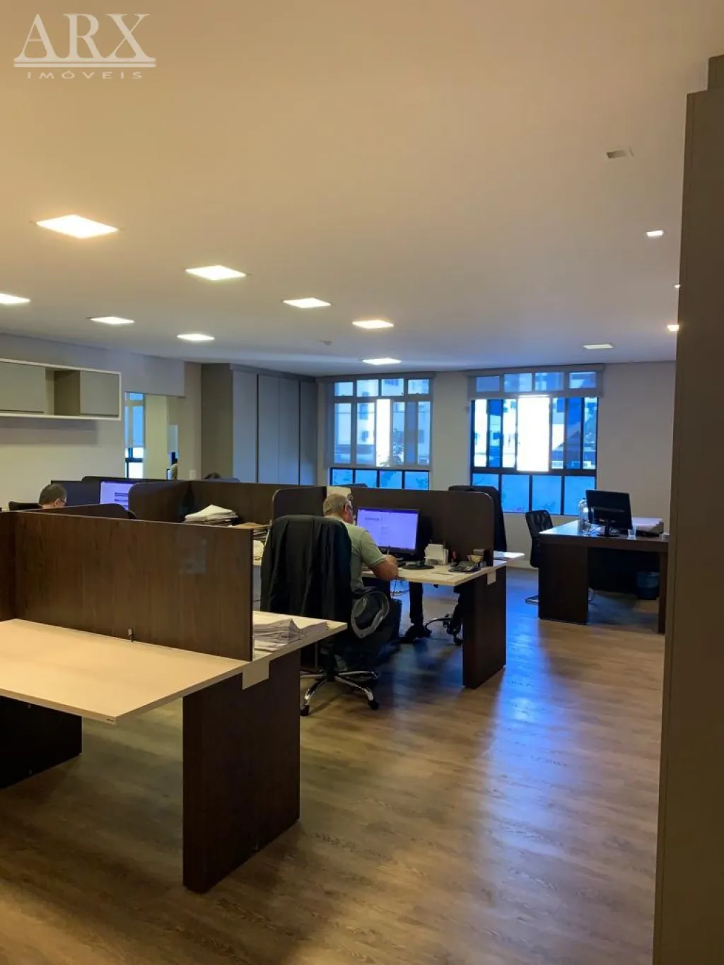 Atenção você que é investidor: Sala Comercial a venda no centro de Blumenau - foto 1