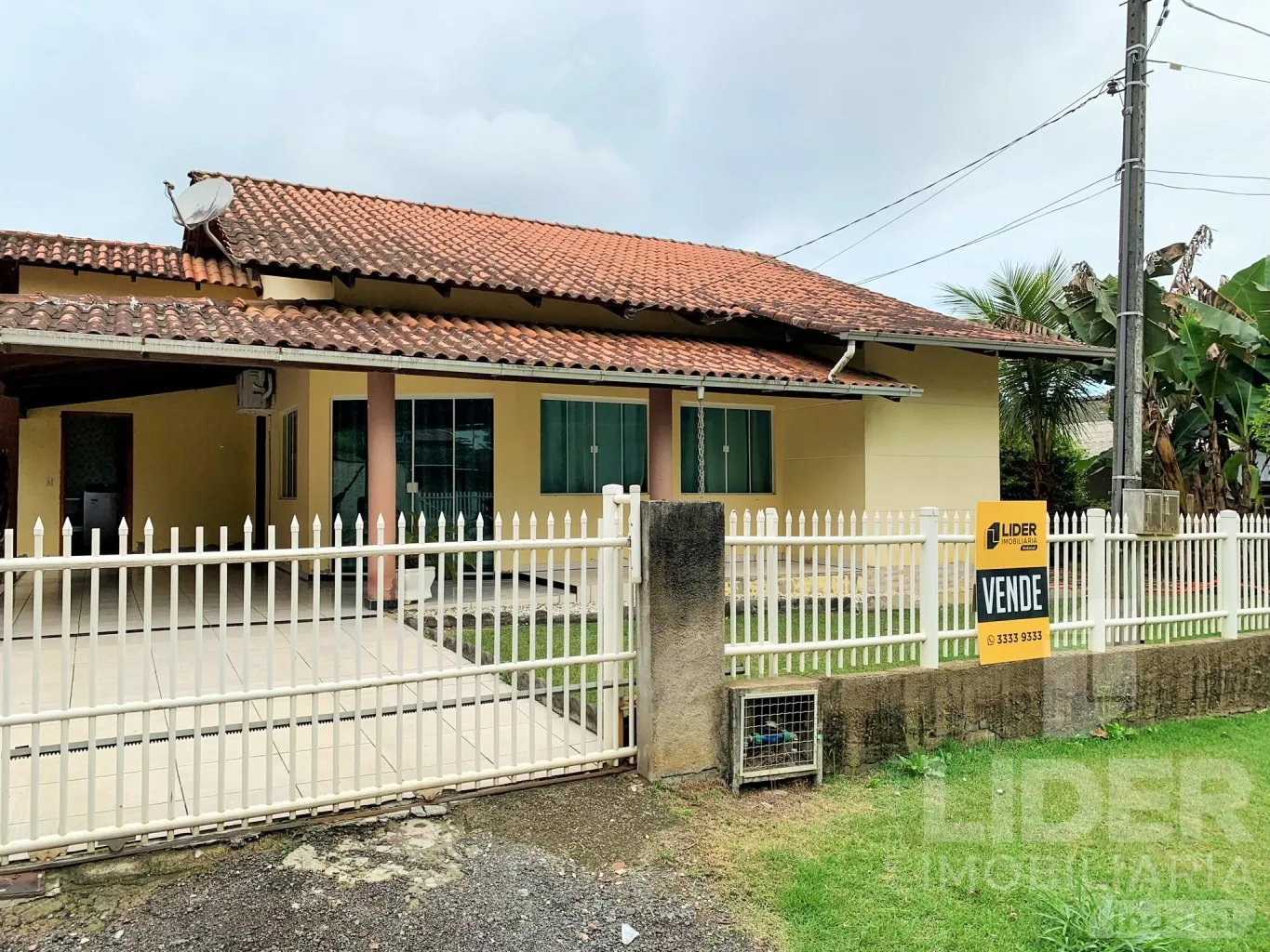 CASA COM GALPÃO - foto 1
