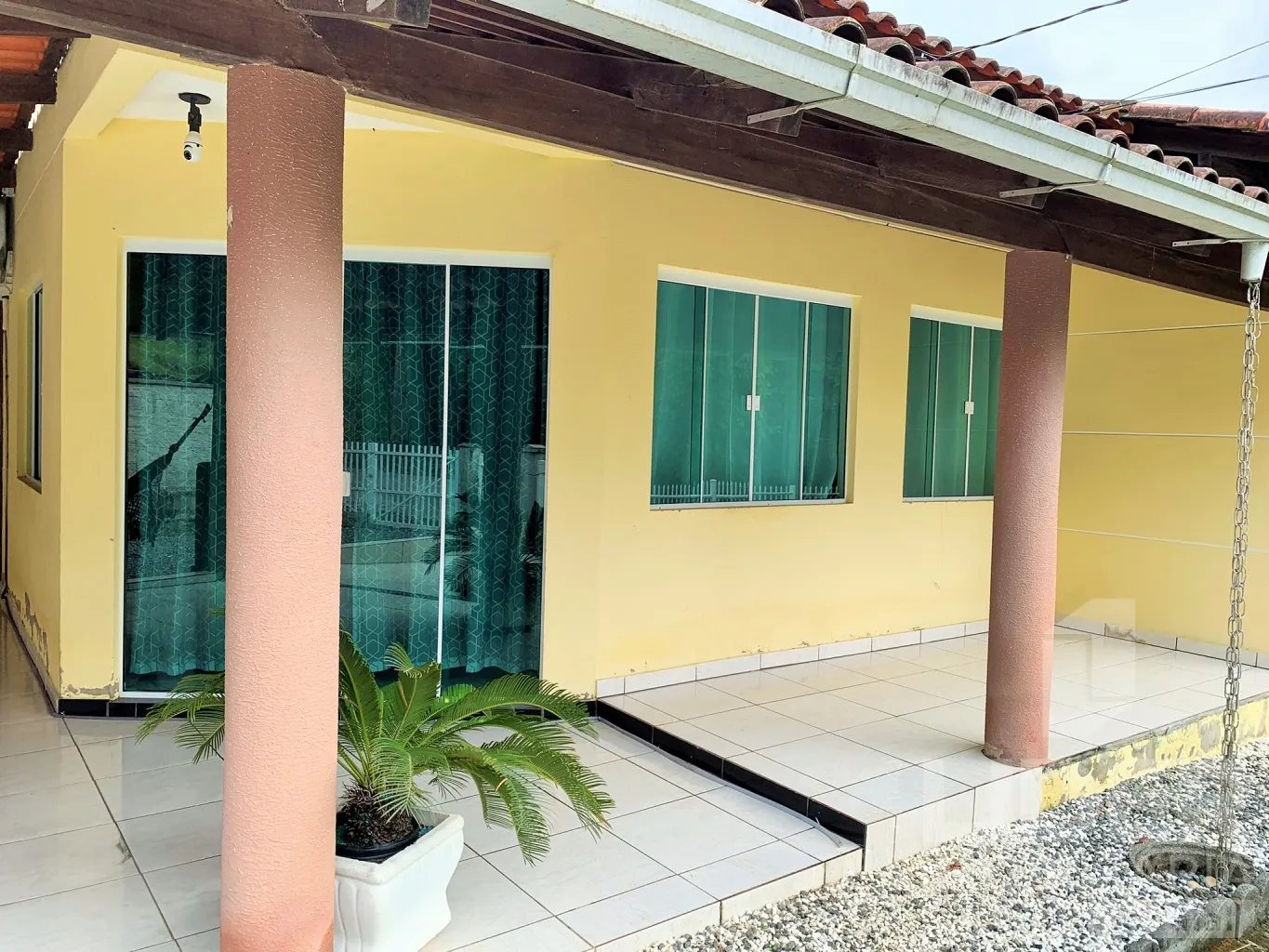 CASA COM GALPÃO — foto 3