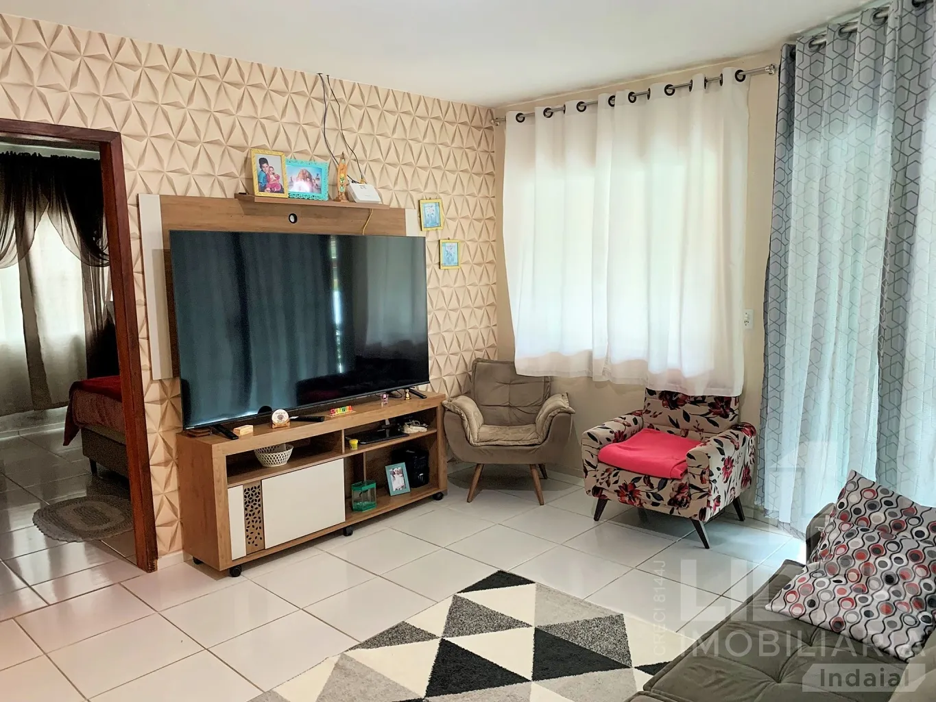 CASA COM GALPÃO — foto 5