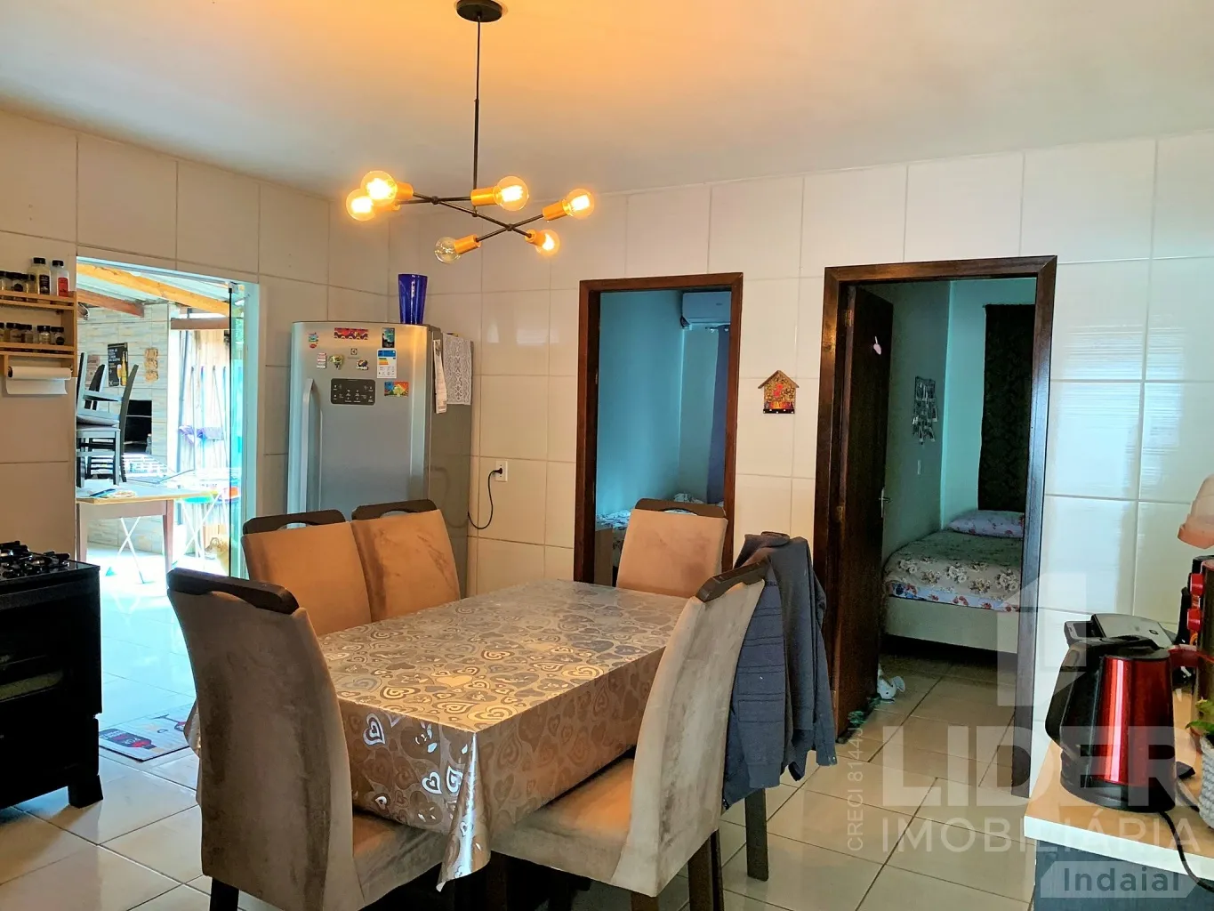 CASA COM GALPÃO — foto 6