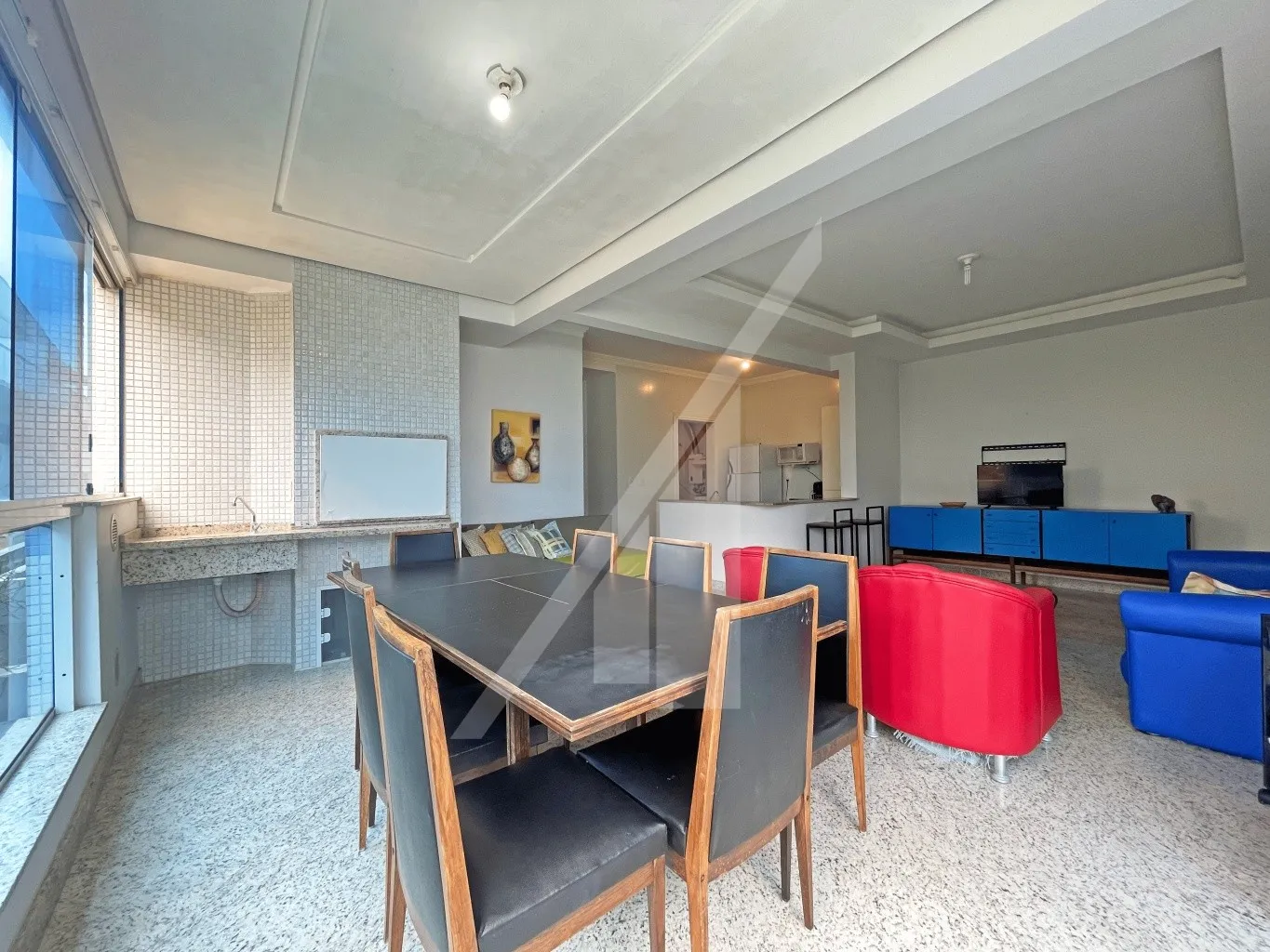 APARTAMENTO VISTA MAR, MOBILIADO, TRÊS DORMITÓRIOS - PRAIA DE BOMBINHAS — foto 4