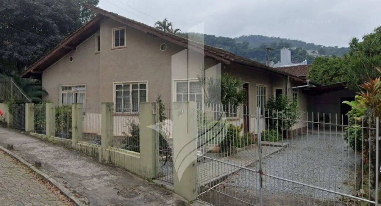 Casa no Bairro Garcia, com 210,00m. - foto 1